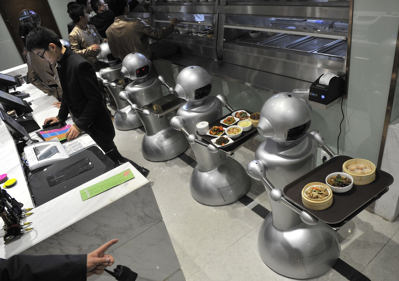 Illustration for article titled Wall.e Restaurant Staffed With Robots Opens in China